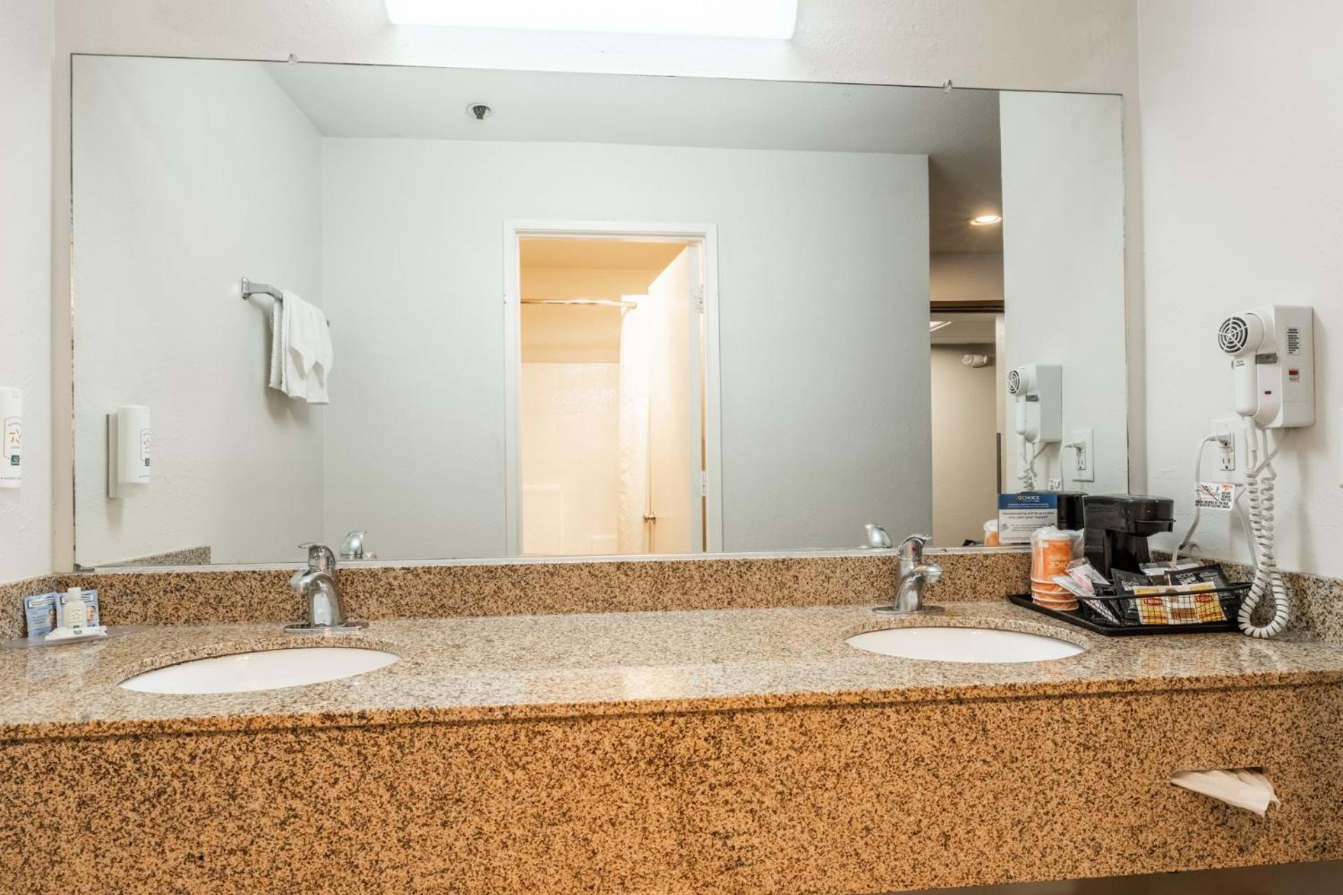Quality Inn Near Mammoth Mountain Ski Resort Мамът Лейкс Екстериор снимка
